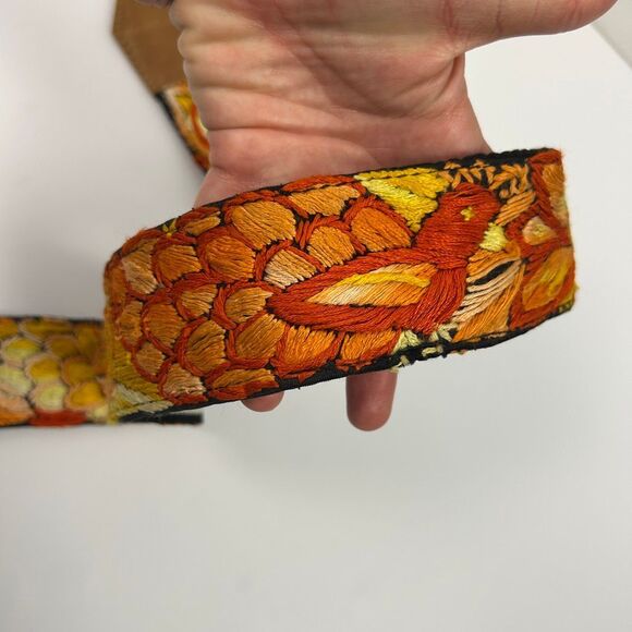 Hiptipico Hand-Embroidered Camera / Bag Strap - Orange - Picture 4 of 12